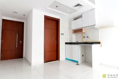 Well Maintained Building - Read To Move In - Dewa Only