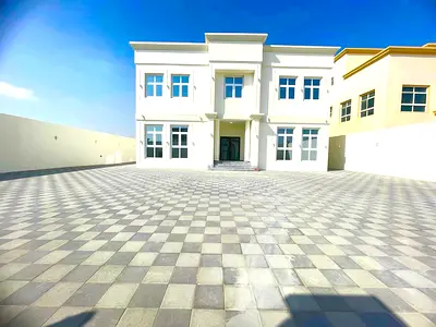 Luxury - 5 Bedrooms, Majilis Hall And Maidroom With 7 Bathrooms