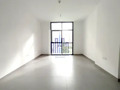 Elegant Studio Apartment Built-in Wardrobes