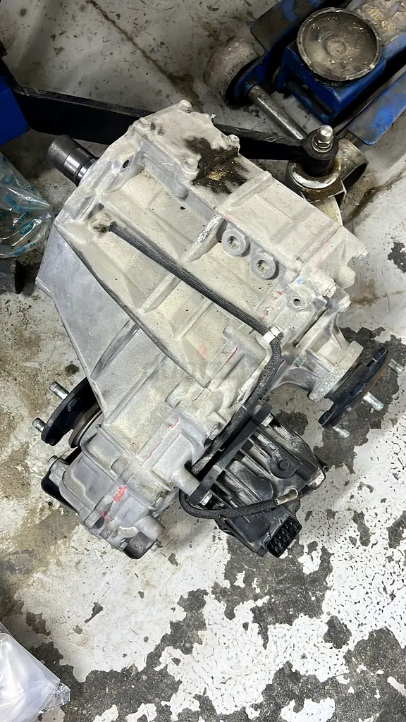 2014 to 2022 Prado transfer case box