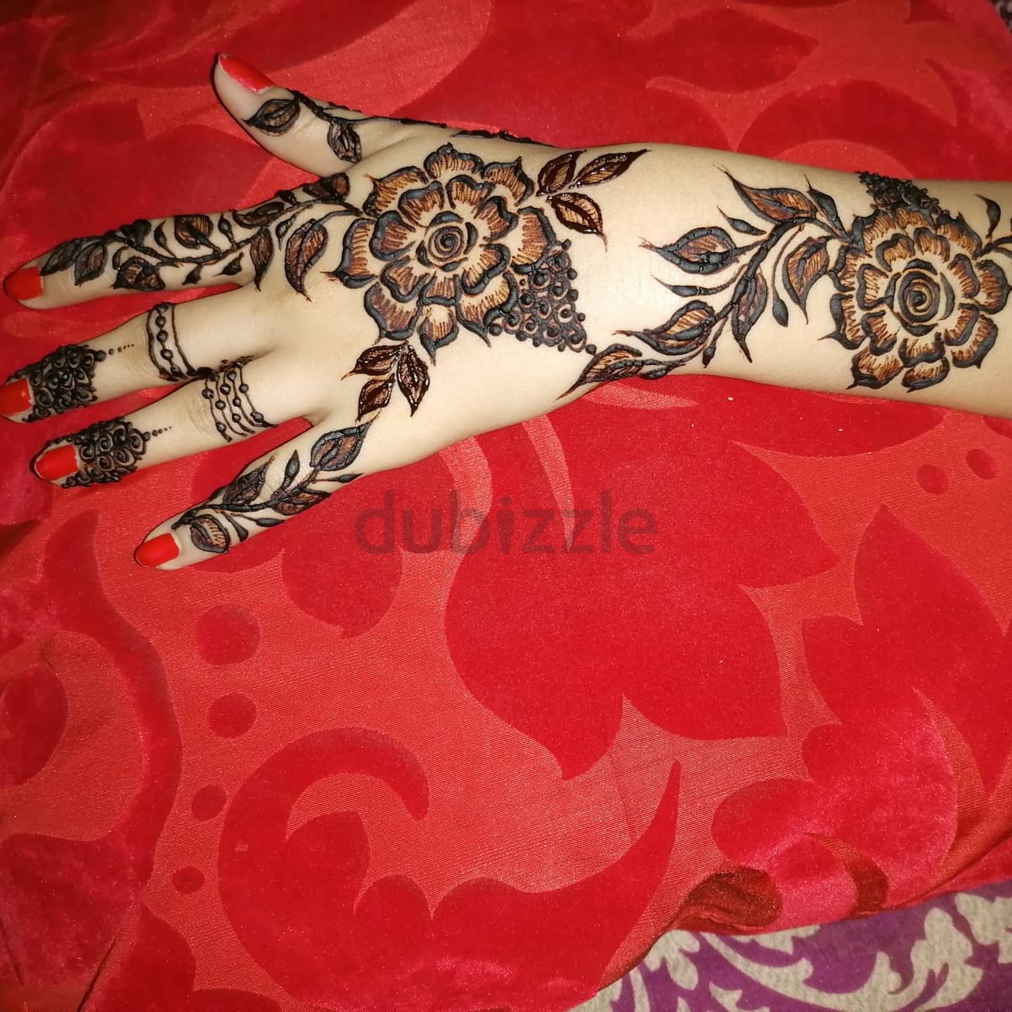 5 Best Mehndi Henna Artists in Dubai with Home Service – UAE INSURE