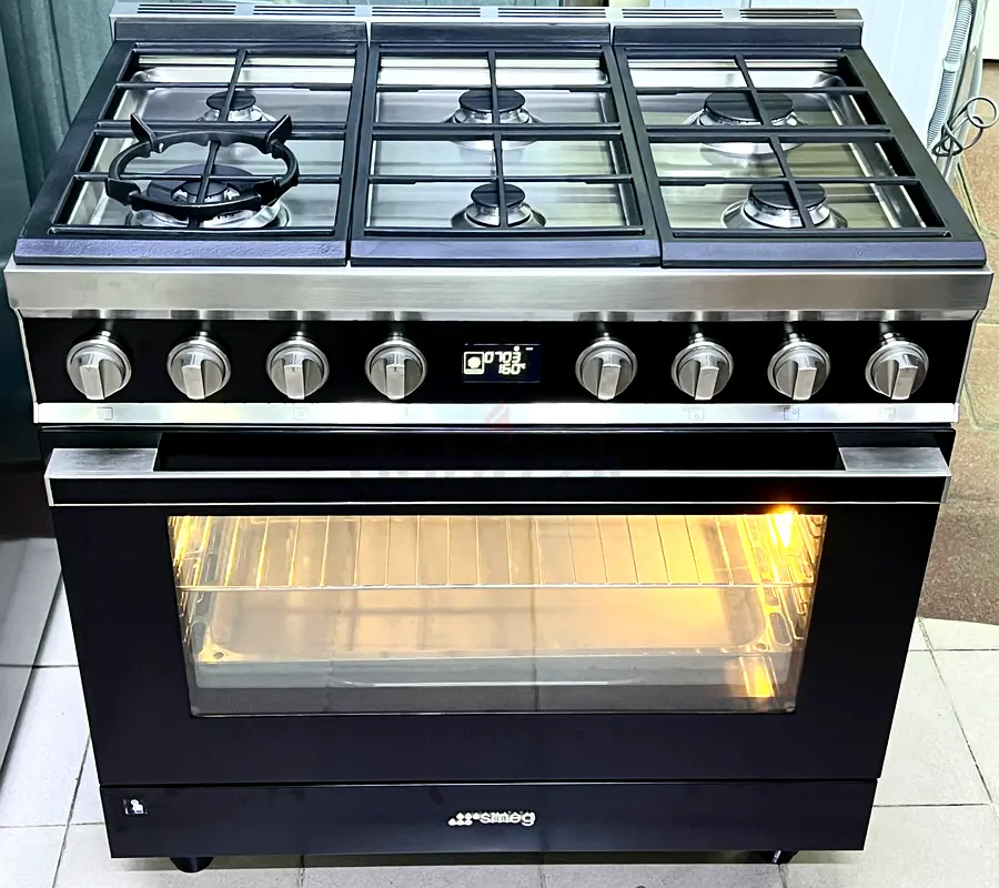 Smeg Portofino 90cm Freestanding Pyrolytic Oven with Gas Cooktop