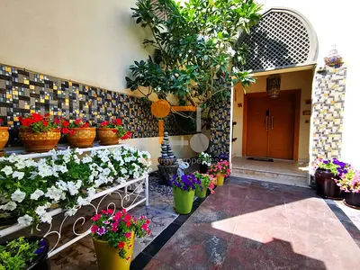 Beautifully Landscaped | Upgraded | 4br Villa