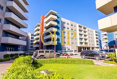 Spacious 2br Unit| Convenient Community| Huge Size