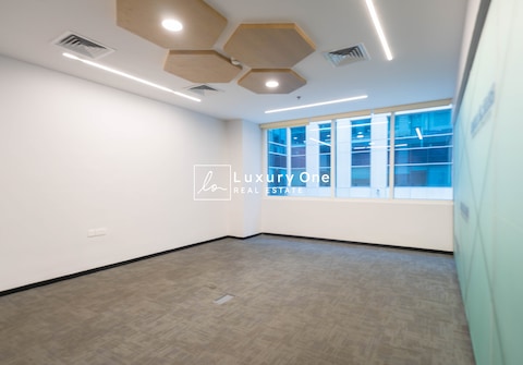 Investor Deal| Genuine Lisitng| Bright And Spacious