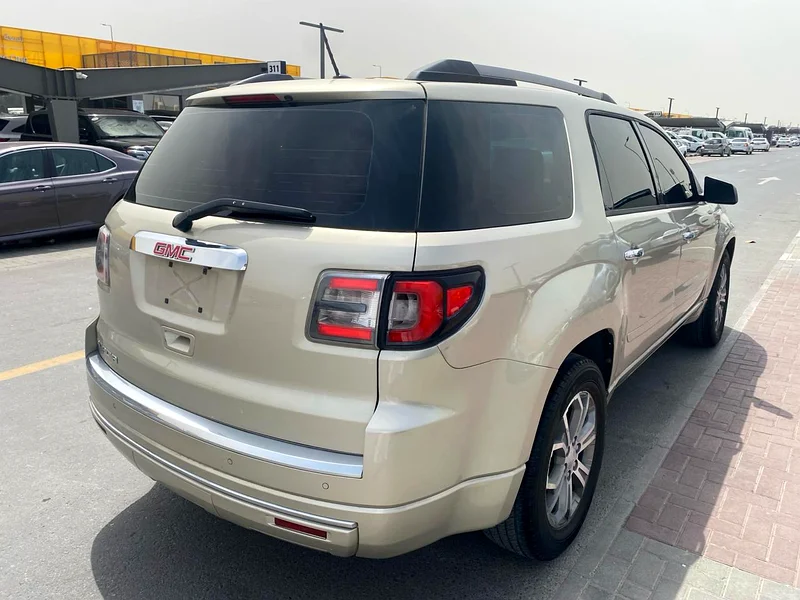 GMC Acadia 2014 silver colour GCC Caleb car63174775199361111