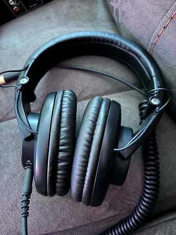 Shure SRH440 Studio Headphones