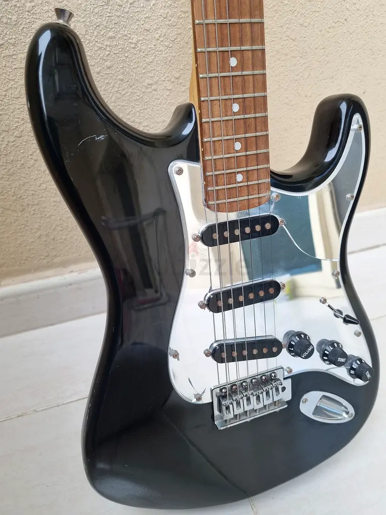 Electric Guitar (Japan Made) for SALE