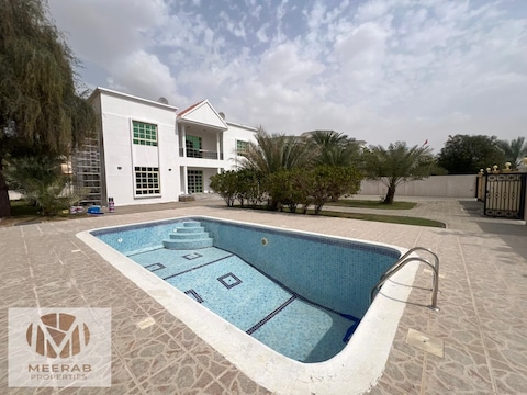 Independent Villa With Pvt Pool And Driver Room