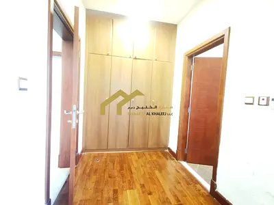 6 Bedrooms Villa In Bateen