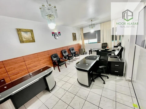 Hott Offer!! 1100 Sq Ft Office Fitted @80k Yearly In A Very Prime Location Near To Metro Station On