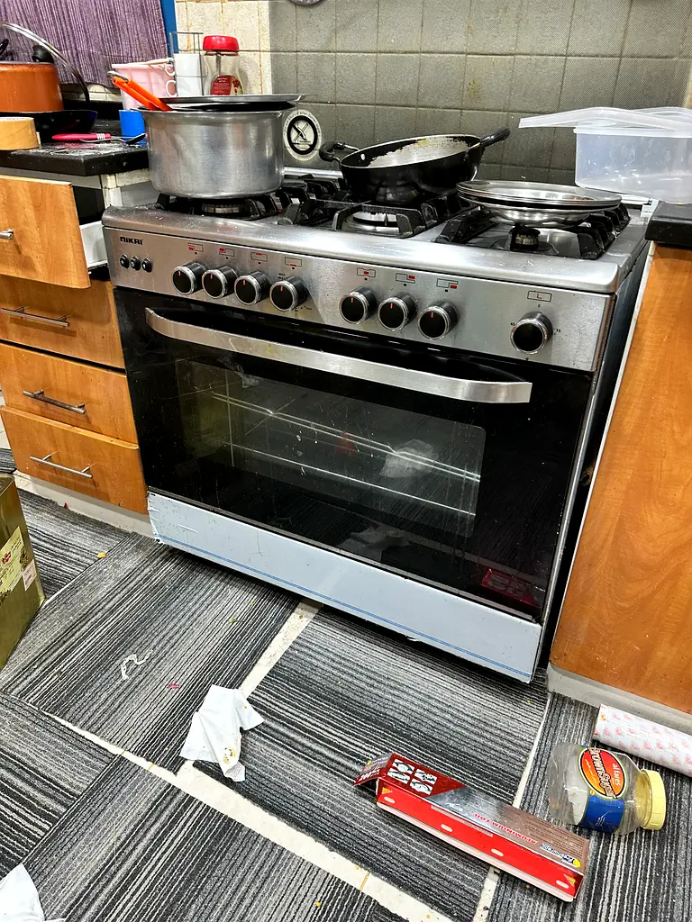 Urgently Cooking Range sale