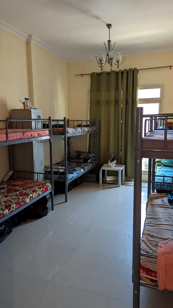 Apartment BED SPACE AVAILABLE500 NEAR DAFZA METRO Dubai