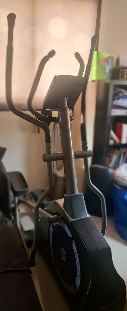 Elliptical machine (front wheel)