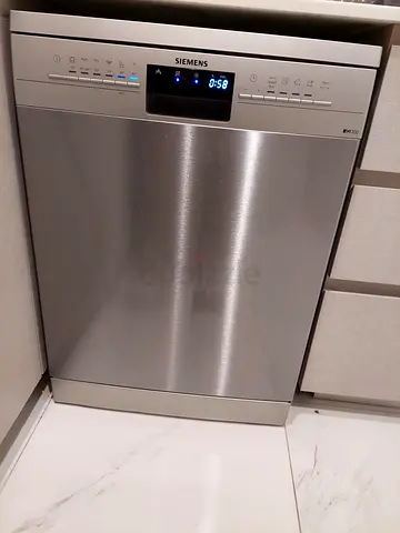 Siemens Dishwasher IQ 300 Model  Neat and clean