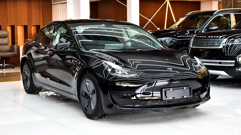 TESLA MODEL 3 | STANDARD RANGE | 202263175703480193112