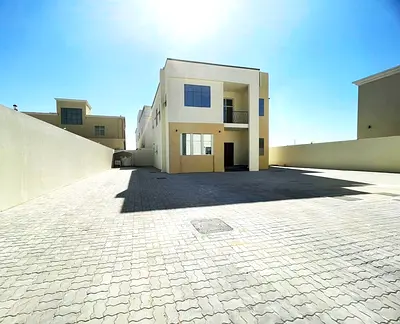 First Resident, Brand New Luxury Vila For Rent With 5 Bedrooms Hall Majlis Maidrooms And Laundary R