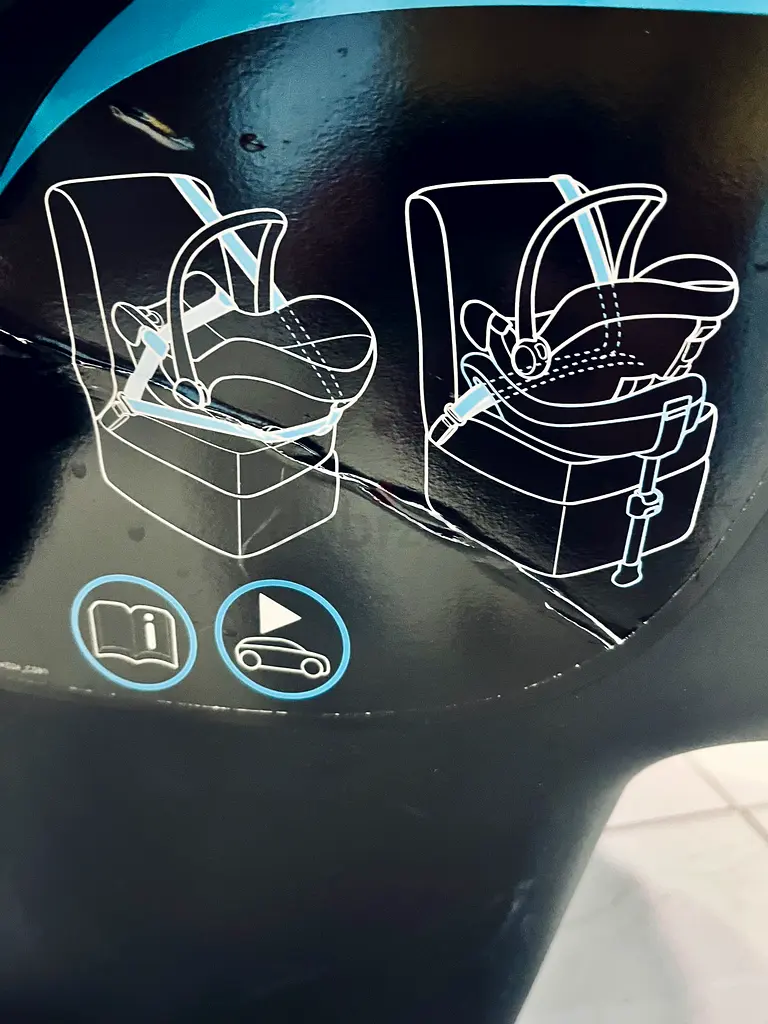 Infant rear facing car seat Brand Joie