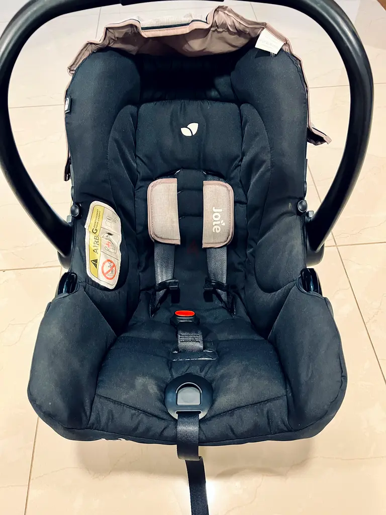 Infant rear facing car seat Brand Joie