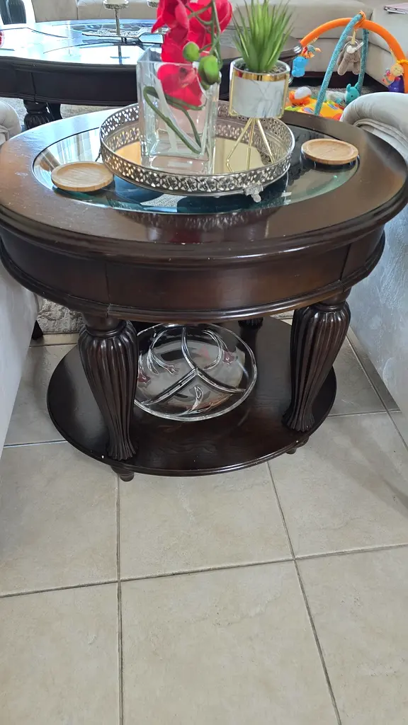 Coffee table and 2 side tables for sale