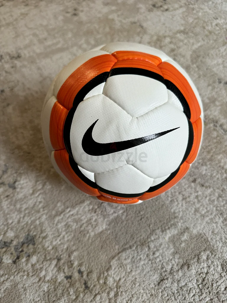 Nike total 90 aerow, Premier League swift 05-06 (match ball)63248760747009111