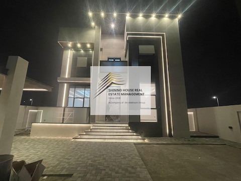 For Sale, A Residential Villa In Al Shamkha Al Riman 1, With Very Luxurious Finishes