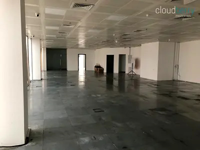 Chiller Free | Open Layout | Fitted | Vacant