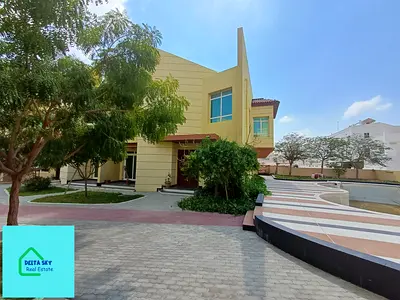 Excellent Finishing 5 B/r Compound Villa //maid Room// Cover Parking