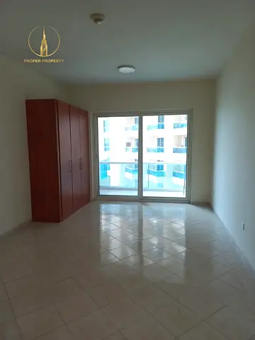 1 Bedroom With Balcony Available For Rent Lago Vista Tower C