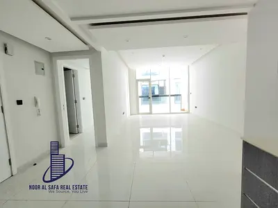 Brand High Building Kay