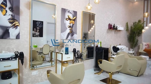 ||fully Furnished Saloon||close To Metro||prime Location ||