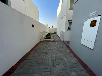 Corner 3 Bedroom | Unfurnished | Back To Back | Rented |
