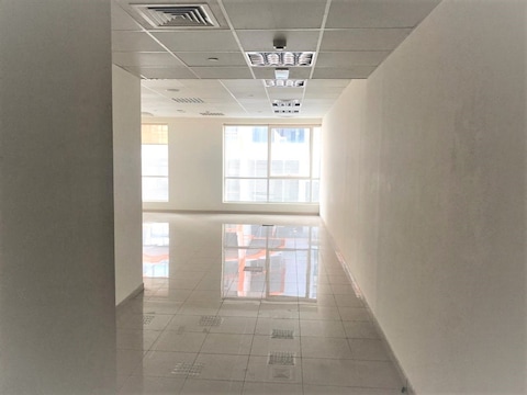 4 Star Commercial Building, Well Maintained, Ready Office