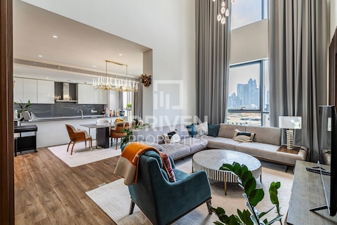 Furnished And Upgraded | High Floor Unit