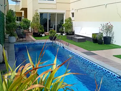 Double Row-corner | Own Pool/garden | Unfurnished