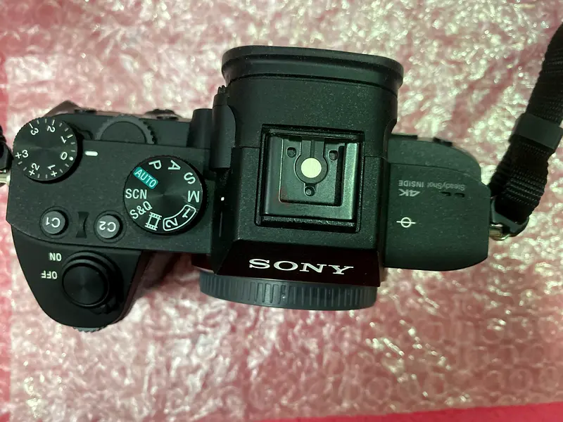 sony a7iii / a73 ( 5400 shutter count ) mirrorless full frame camera