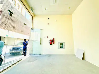 Luxury Shop With Bathroom Prime Location Bussiness Area Just 30k