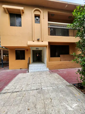 Spacious 4 Bhk Villa With Big Green Land