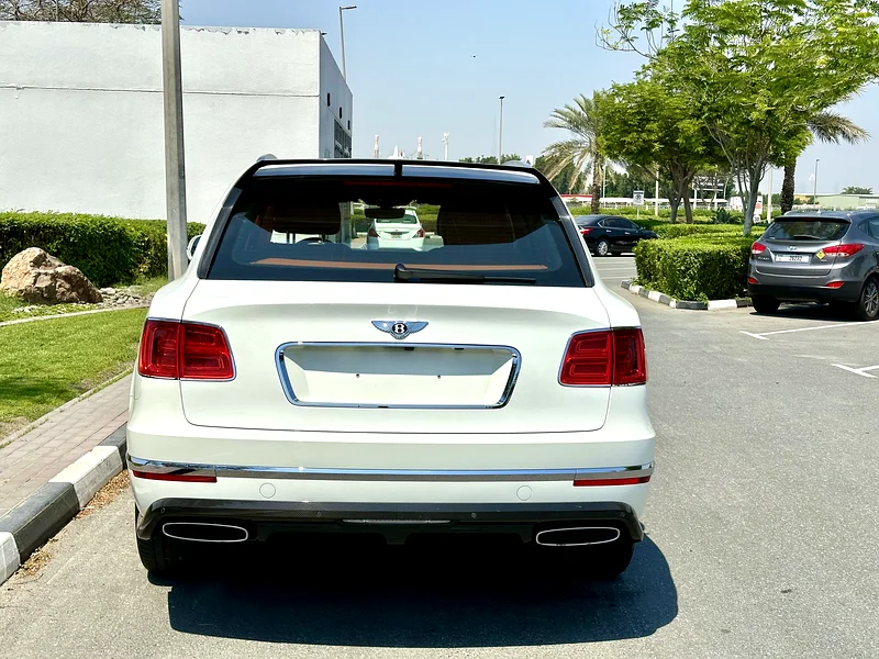 Bentley Bentayga First Edition Carbon Fiber 2017 GCC63135491991809114