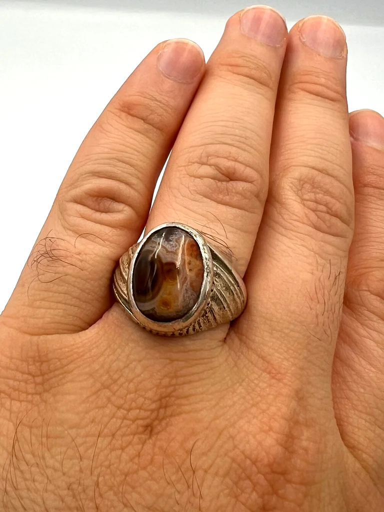 Ring with a rare old Sulaimani agate stone63231694186371111