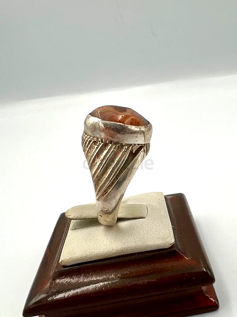 Ring with a rare old Sulaimani agate stone63231694186371114