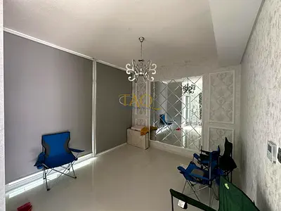 | Customized | 3br Spacious | Un-furnished | Middle | Back To Back |