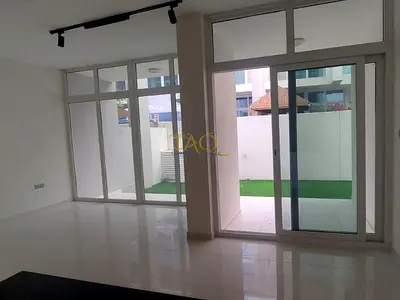 3 Br Corner | Un-furnished | Back To Back |