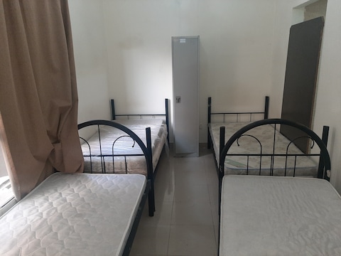 I have bed space al khail gate
