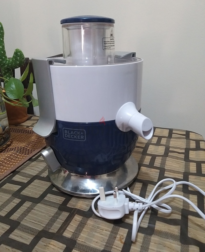 Black Decker Compact Juicer 