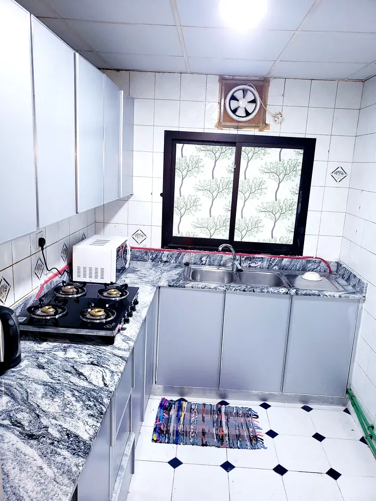 Apartment PARTITION AVAILABLE IN DEIRA NEAR SALAH AL DIN METRO STATION