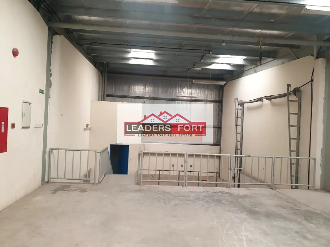 Warehouse BIG AND NICE WAREHOUSE WITH MEZZANINE WITHOUT TAX IS