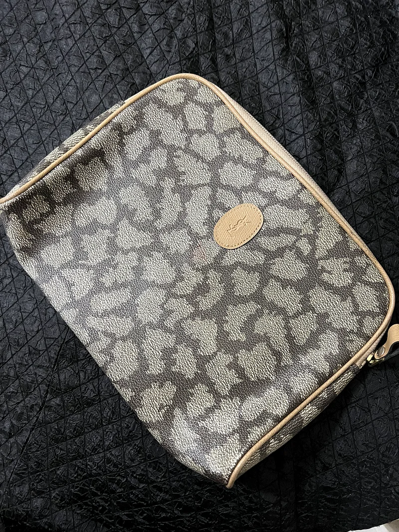 حقيبة / جيب أصلية من Ysl63264584066563114