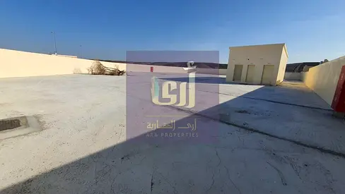 BRAND NEW YARD  MAIN LOCATION  WITH 2 OFFICES  KITV=CHEN TOIET RENT ONLY 125K AREA 25K SQFT AL DHAID