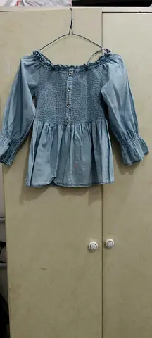 Open shoulder denim shirt size M